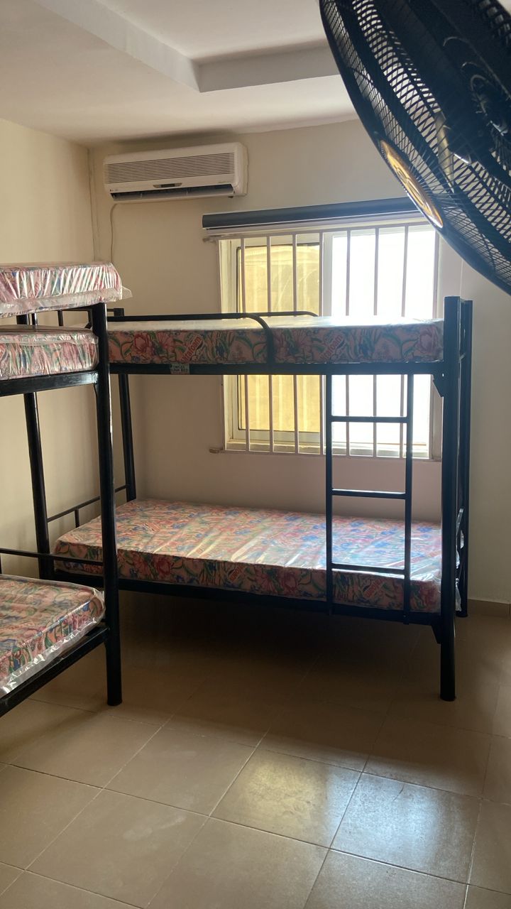 8 Man Room Hostel - Image 4