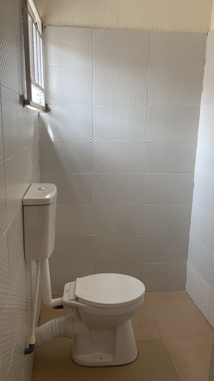 8 Man Room Hostel - Image 8