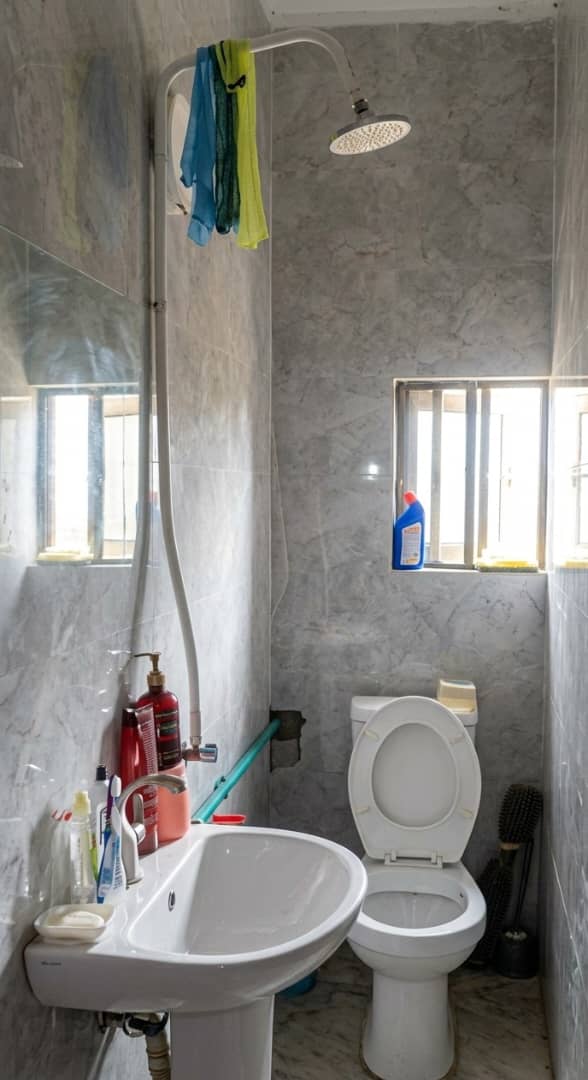 4 Man Unisex Hostel – Onike, Yaba - Image 2